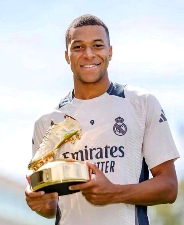 媒体人：王钰栋签欧洲经纪公司有足协的推动，只给了短期授权