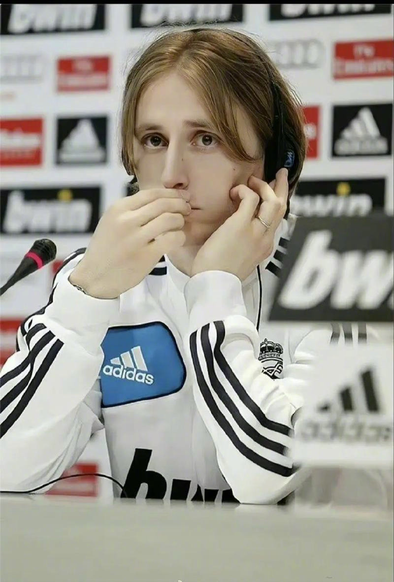 图片报：多特有意瑞典16岁中锋菲林，后者目前瑞典超9场进2球