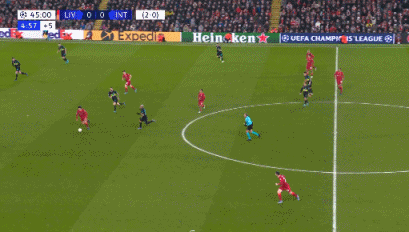 托尼：劳塔罗是国米的灵魂，但他在队友面前应多展现出笑容