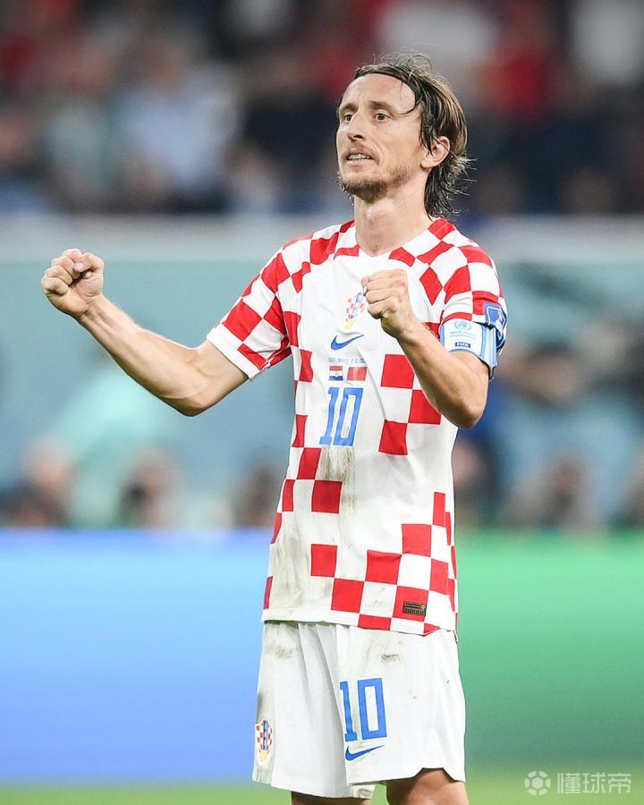 高颜值一家人！排球世界冠军晒全家福，两儿一女粉雕玉琢漂亮可爱